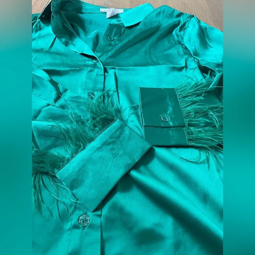 L.I.F.E Love is for eternity Faux Feather Trim Green Women's Blouse (Size L)